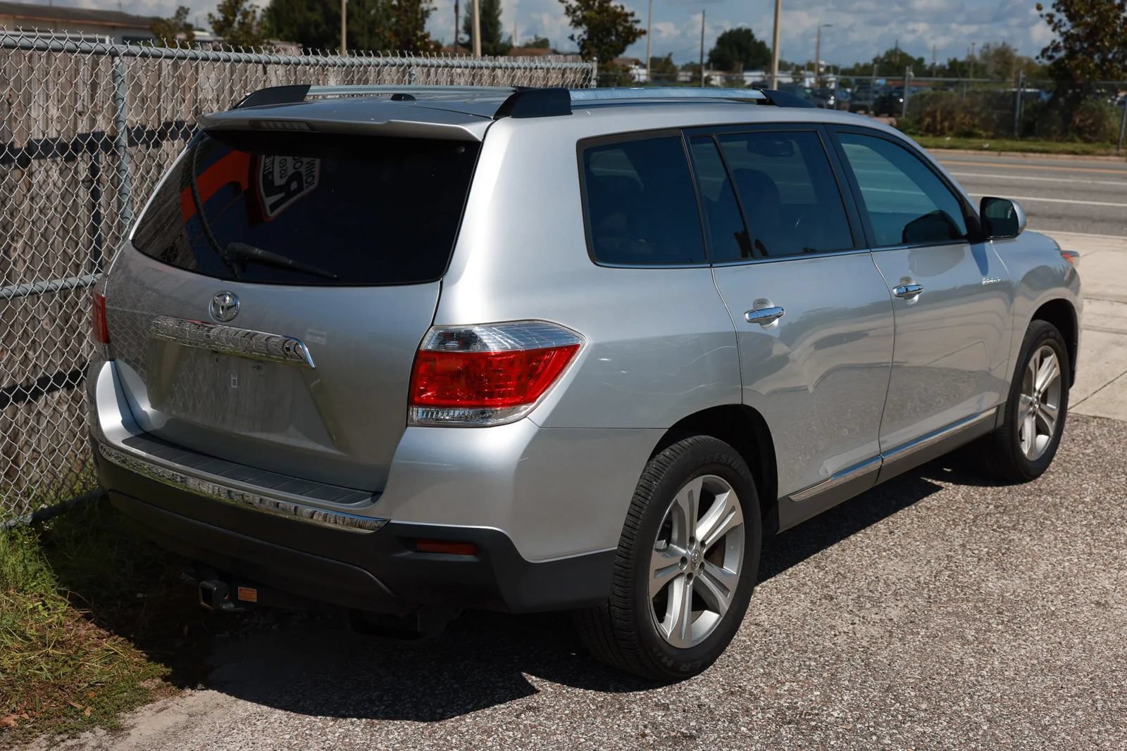 Used 2013 Toyota Highlander Limited AWD/4WD image 6