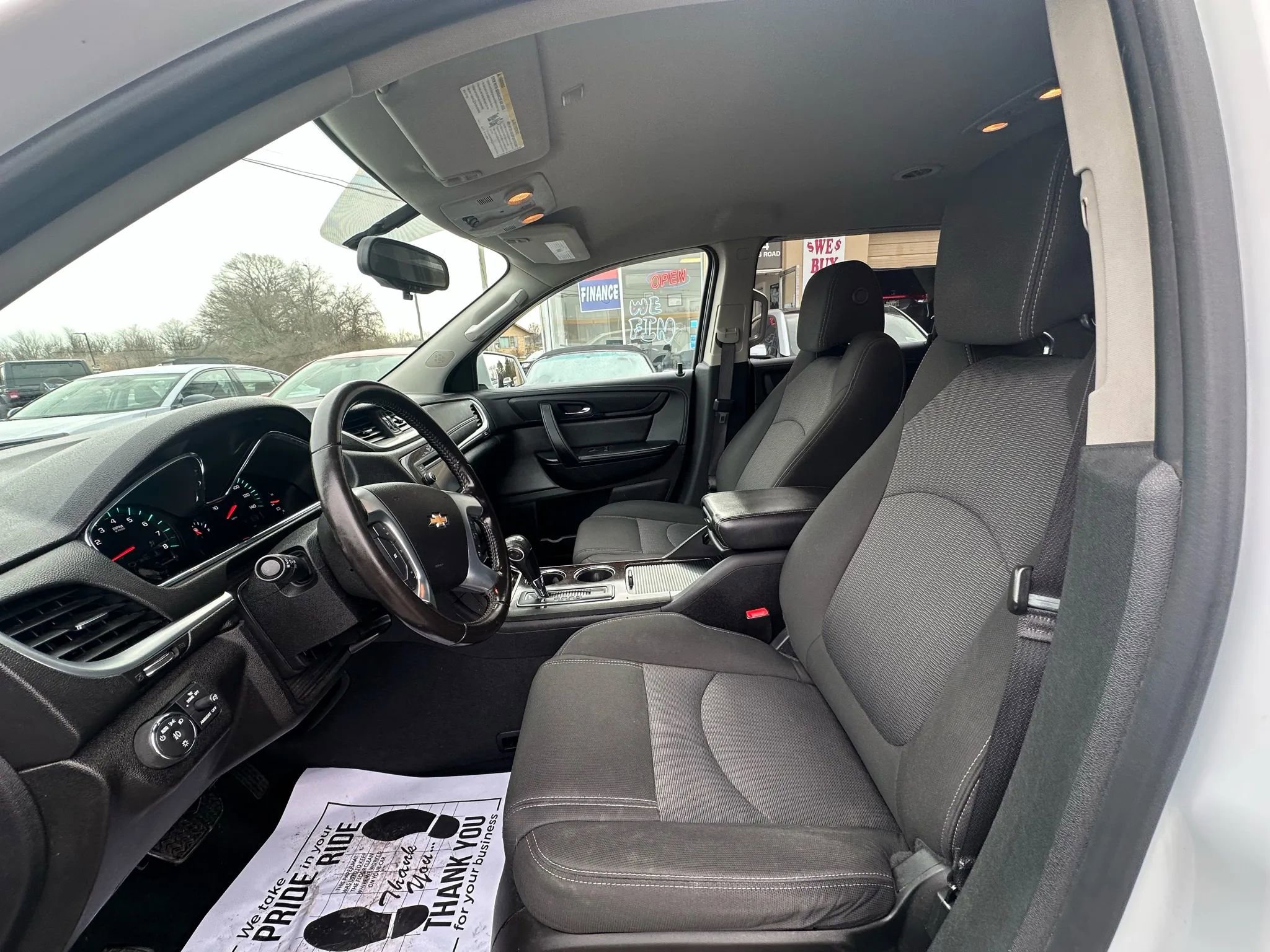 Used 2017 Chevrolet Traverse LT w/ Style and Technology Package image 13