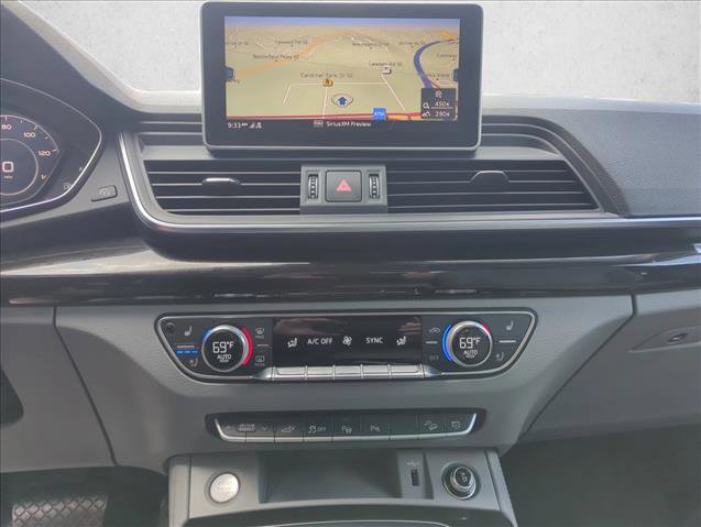Used 2020 Audi Q5 e Prestige w/ Prestige Package image 18