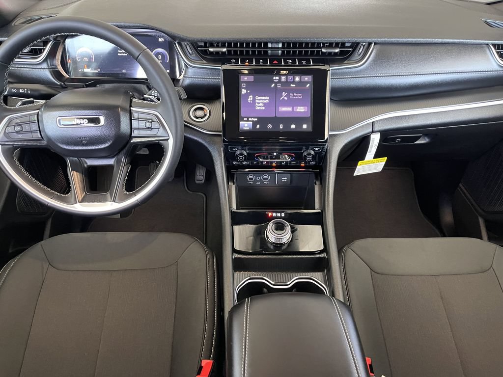 New 2026 Jeep Grand Cherokee Laredo AWD/4WD image 15