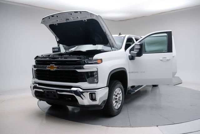 Used 2025 Chevrolet Silverado 2500 LT w/ Convenience Package AWD/4WD image 17