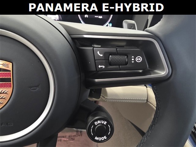 Used 2026 Porsche Panamera 4 image 28
