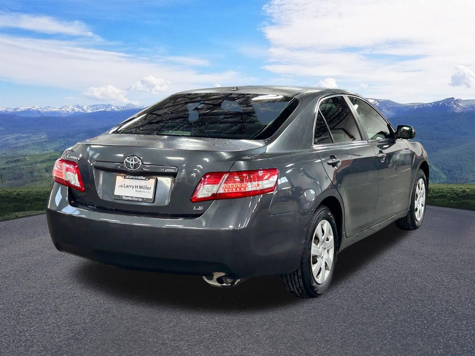 Used 2011 Toyota Camry LE image 5