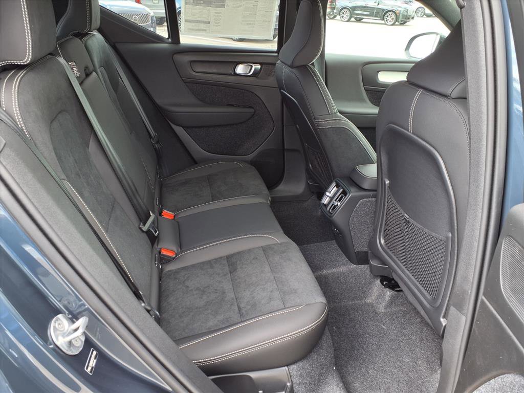 New 2026 Volvo XC40 B5 Ultra w/ Protection Package Premier AWD/4WD image 10