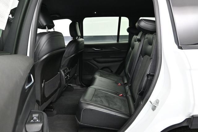 Used 2025 Jeep Grand Cherokee Altitude AWD/4WD image 21