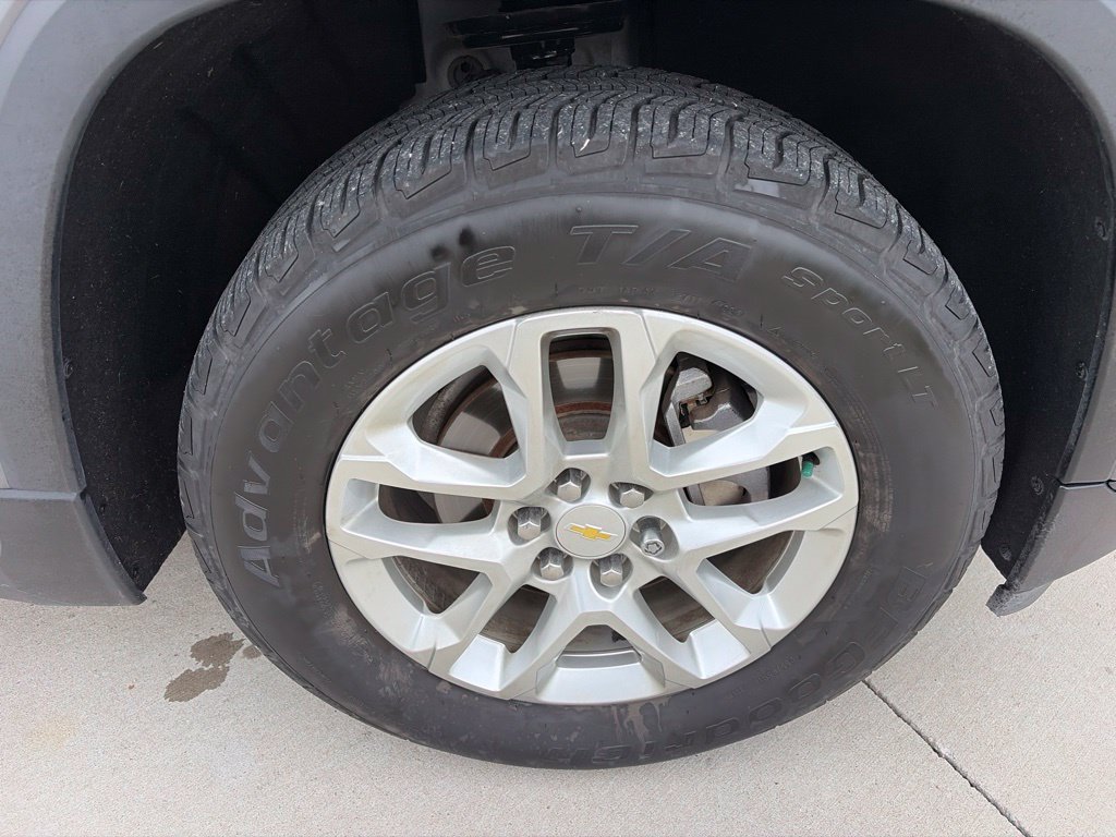 Used 2020 Chevrolet Traverse LS FWD image 17