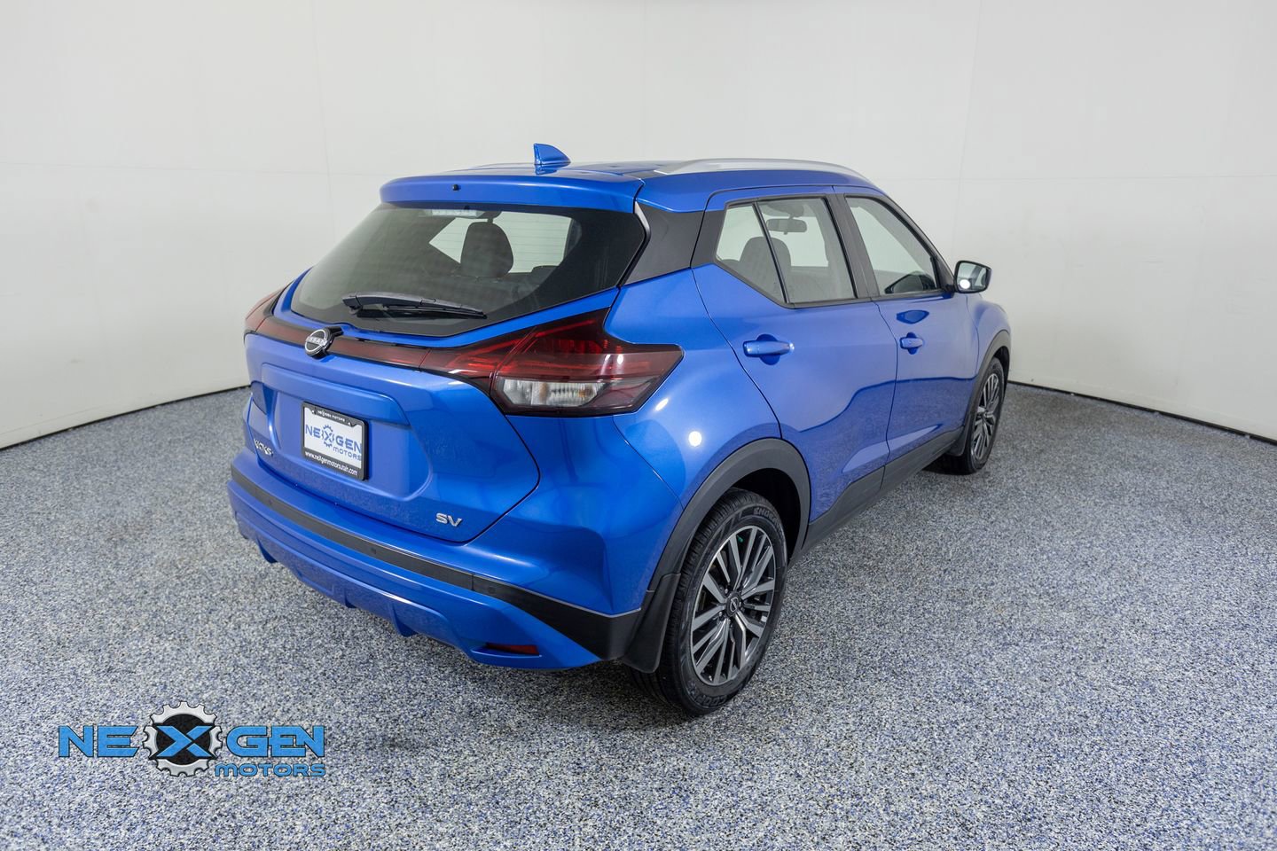 Used 2022 Nissan Kicks SV FWD image 7