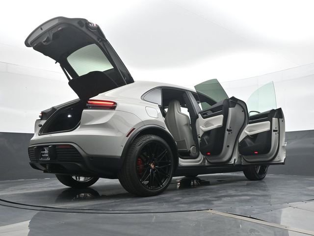 New 2026 Porsche Macan 4S Electric image 28