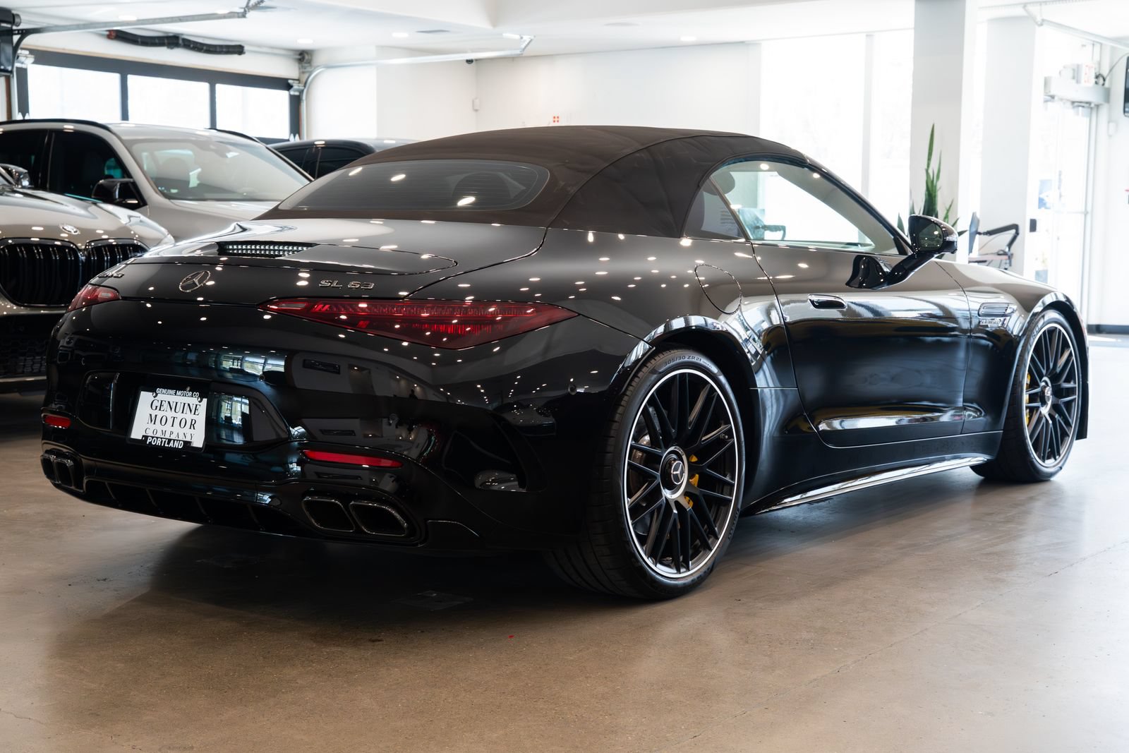 Used 2022 Mercedes-Benz SL 63 AMG 4MATIC image 4