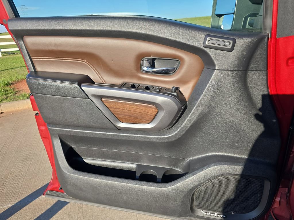 Used 2016 Nissan Titan Platinum Reserve image 27