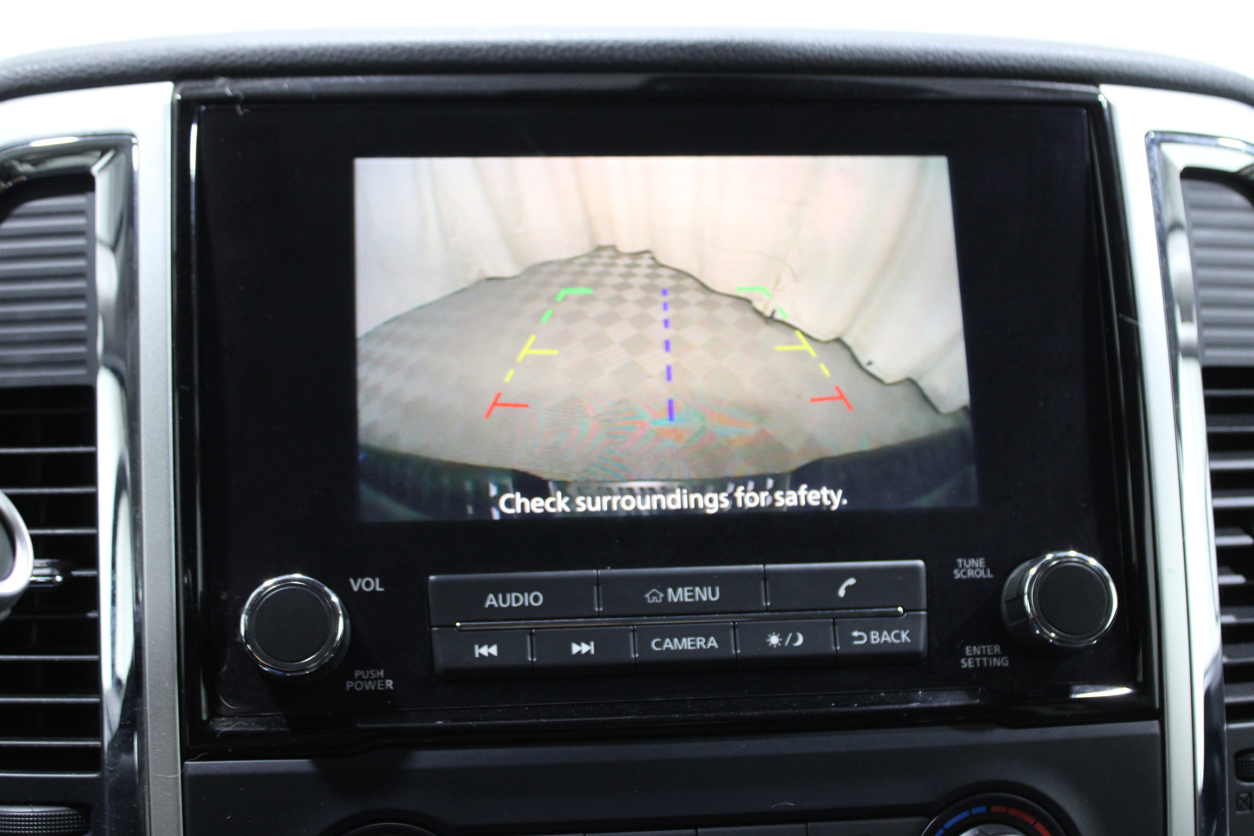 Used 2021 Nissan Titan SV image 15