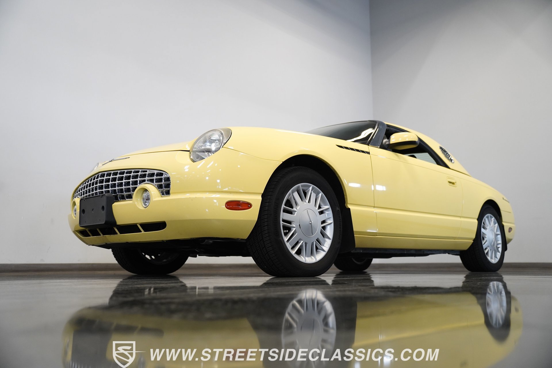 Used 2002 Ford Thunderbird image 5