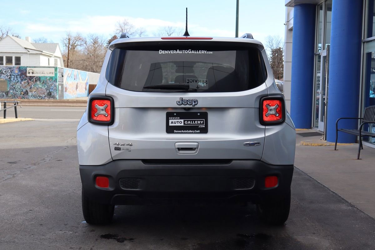 Used 2018 Jeep Renegade Latitude w/ Cold Weather Group AWD/4WD image 4