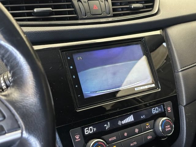 Used 2017 Nissan Rogue SV AWD/4WD image 28