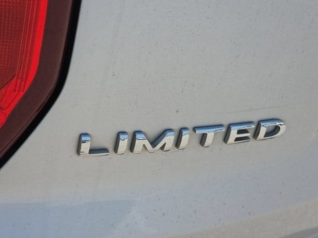 Used 2019 Ford Explorer Limited w/ Class III Trailer Tow Package FWD image 12