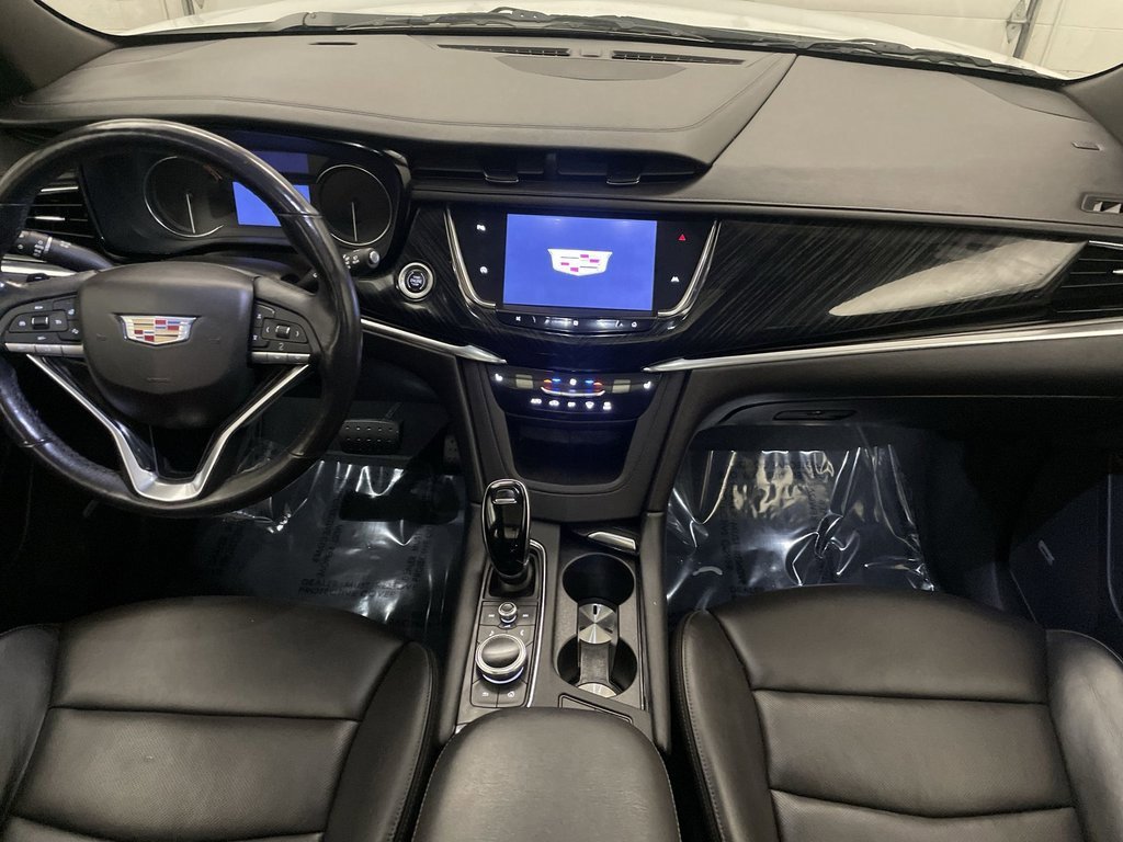 Used 2020 Cadillac XT6 Premium Luxury image 14