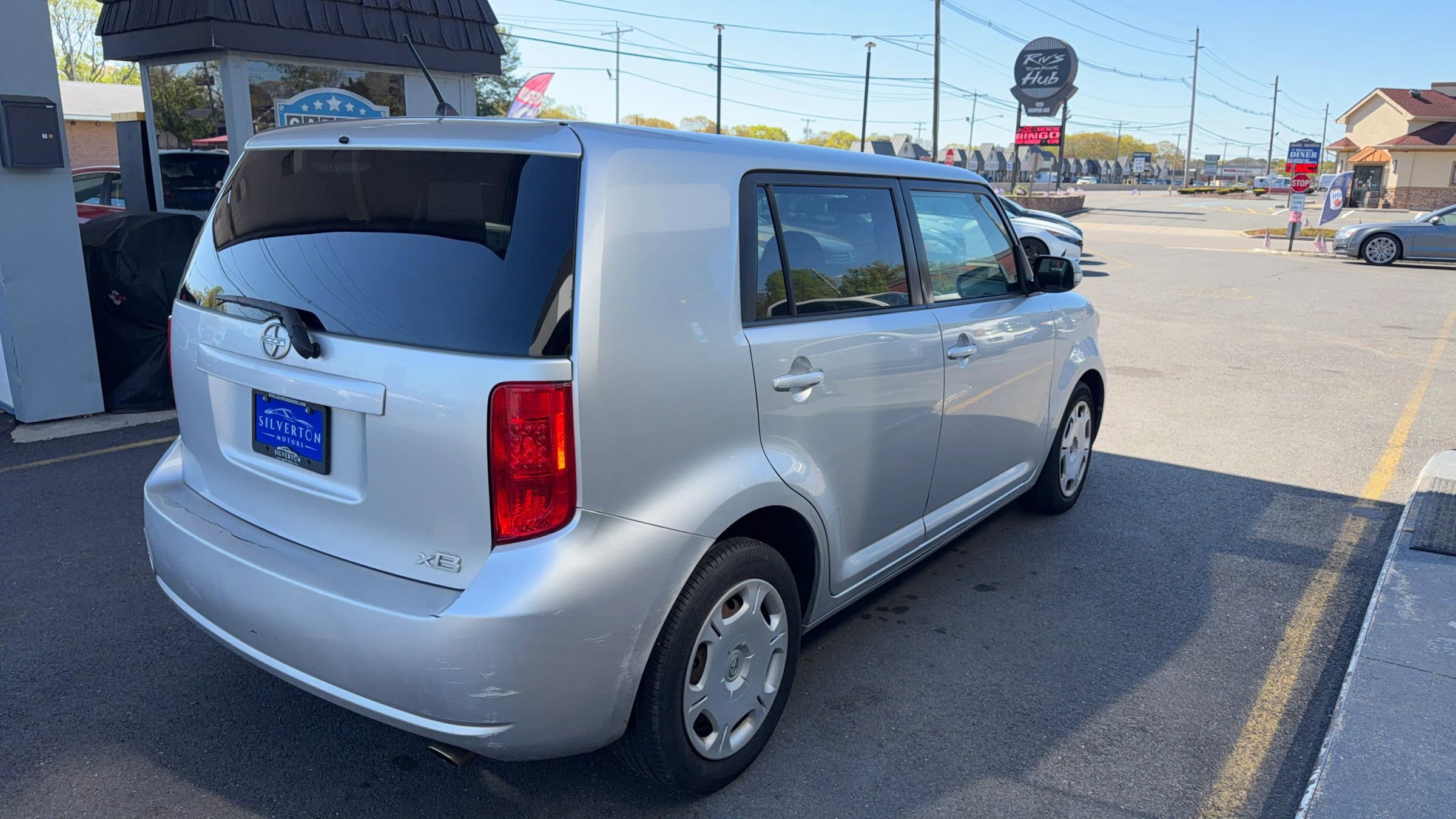 Used 2009 Scion xB FWD image 6