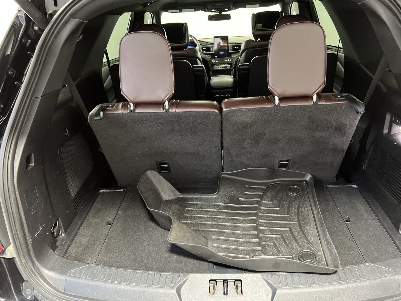 Used 2020 Ford Explorer Platinum w/ Premium Technology Package AWD/4WD image 27