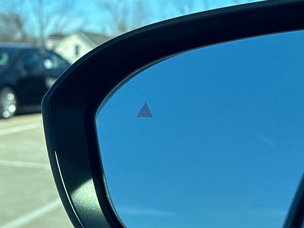 Used 2023 Nissan Rogue SV image 17