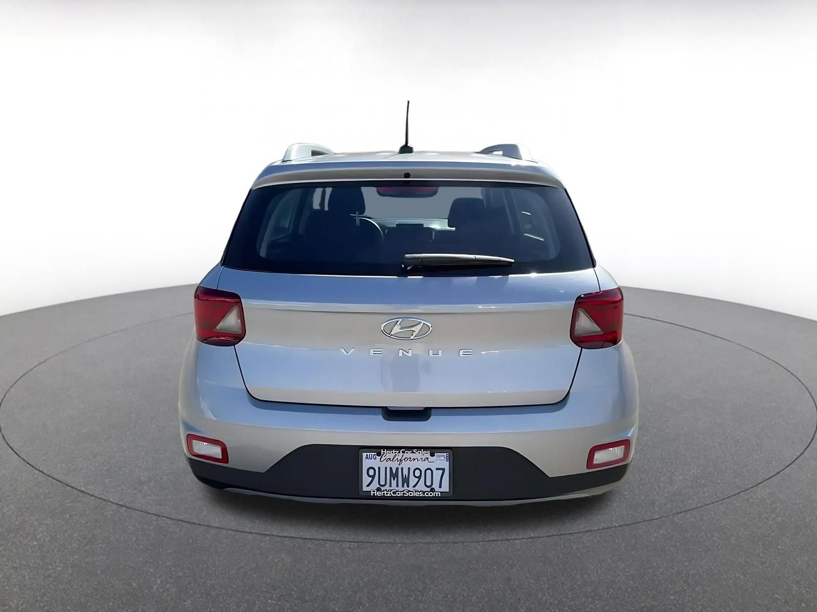 Used 2025 Hyundai Venue SEL FWD image 12