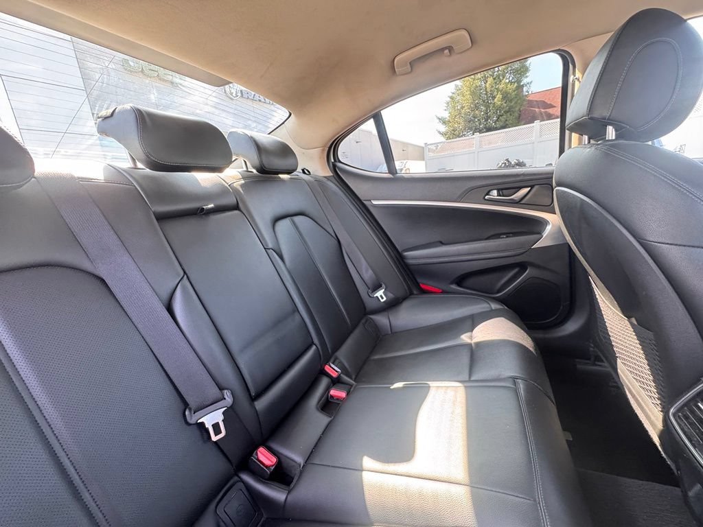 Used 2022 Genesis G70 2.0T AWD/4WD image 21