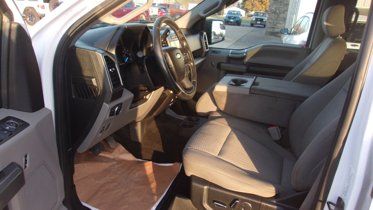 Used 2018 Ford F150 XLT w/ Equipment Group 302A Luxury image 3