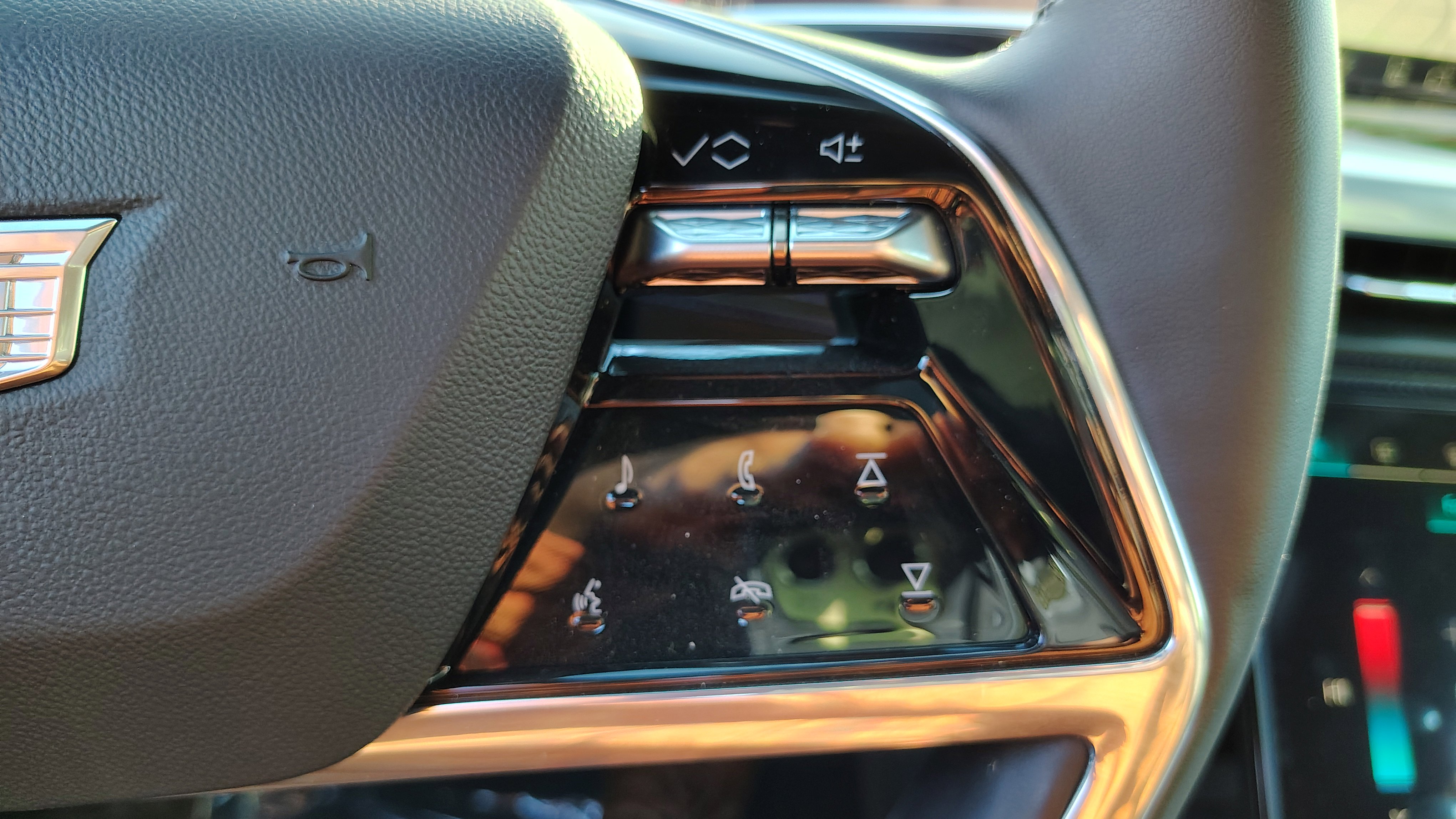 New 2025 Cadillac Escalade IQ Luxury 1 image 18