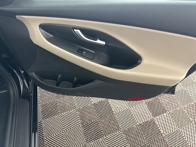 Used 2020 Hyundai Elantra GT image 22