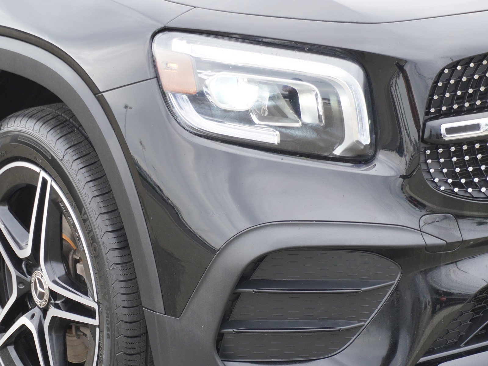 Used 2022 Mercedes-Benz GLB 250 4MATIC image 3