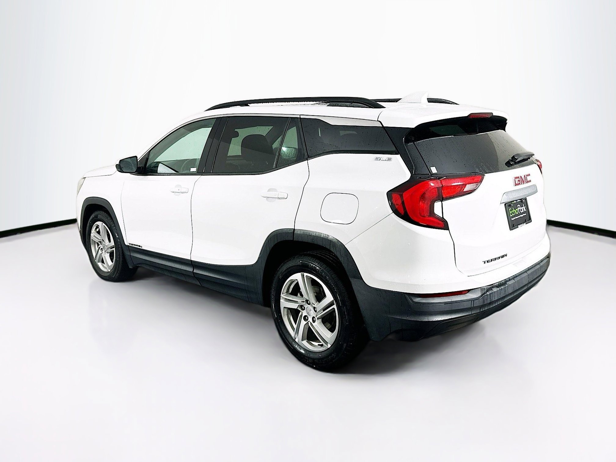 Used 2018 GMC Terrain SLE w/ Driver Convenience Package image 5