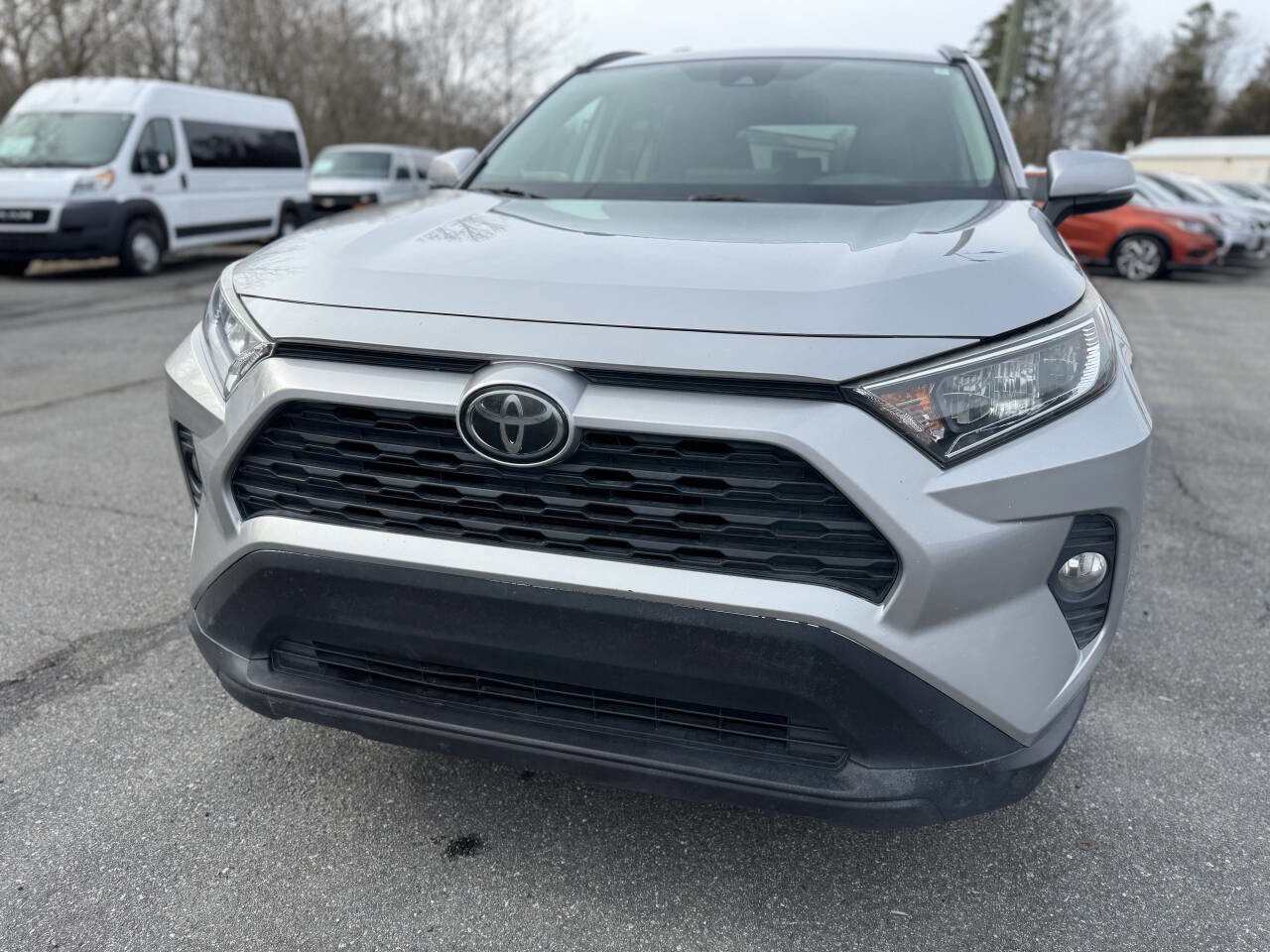 Used 2020 Toyota RAV4 XLE image 19