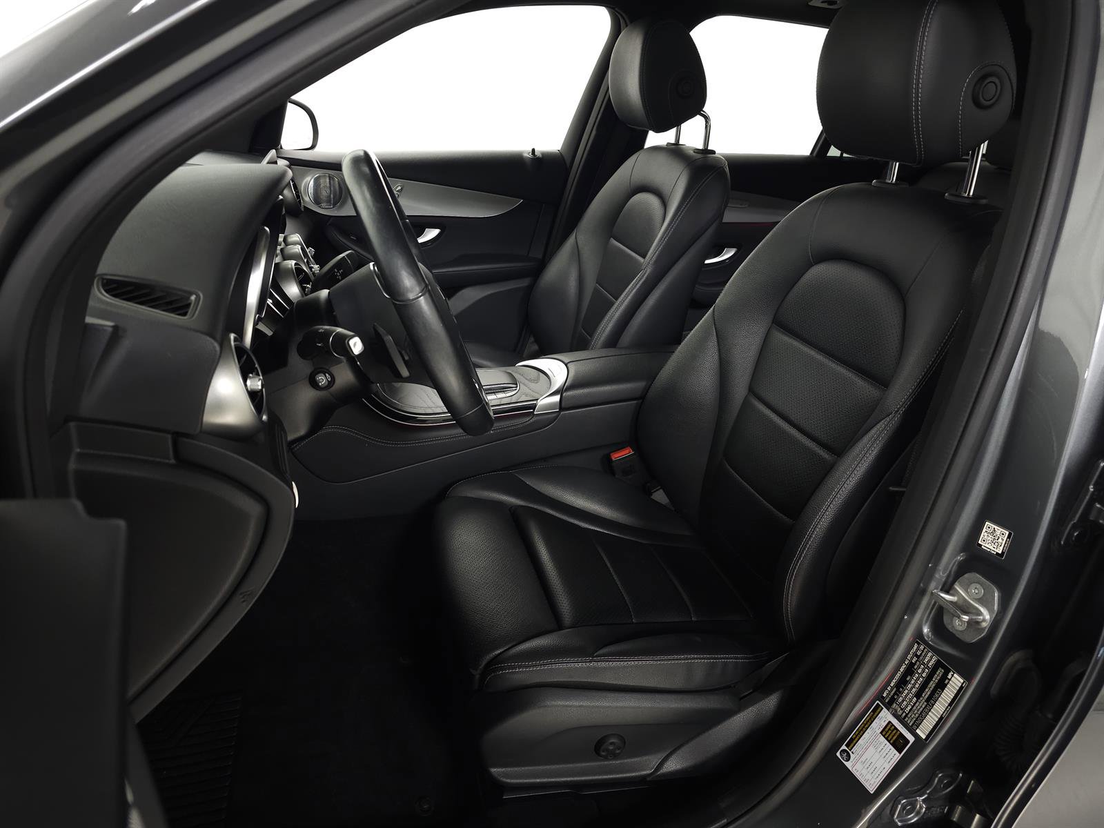 Used 2020 Mercedes-Benz GLC 300 4MATIC image 17