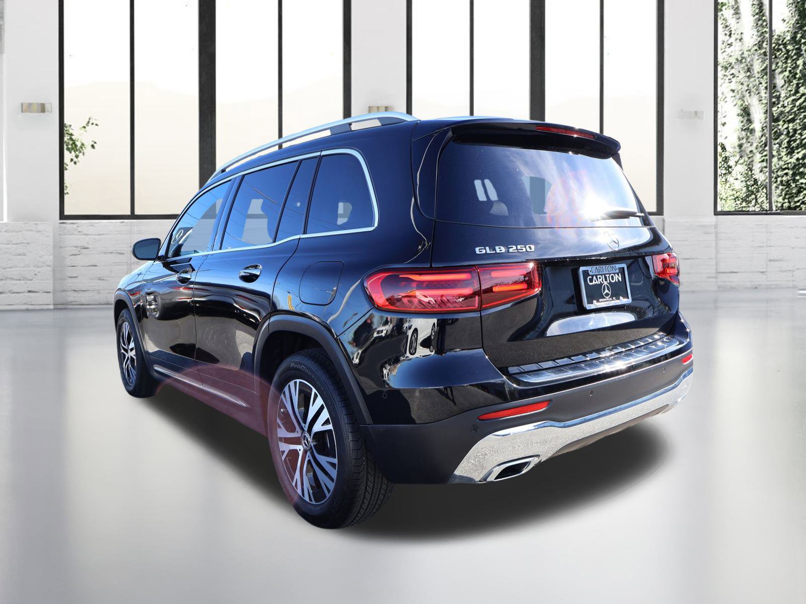 Certified 2024 Mercedes-Benz GLB 250 image 3