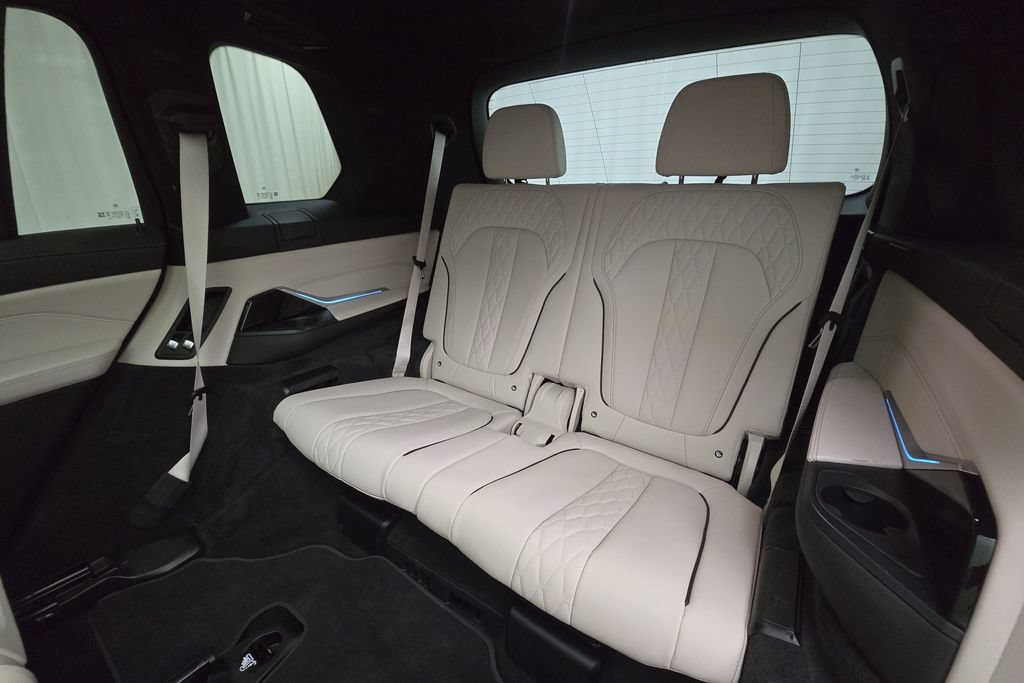 Certified 2025 BMW X7 xDrive40i w/ Executive Package AWD/4WD image 27