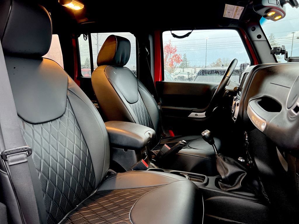 Used 2015 Jeep Wrangler Unlimited Sahara w/ Max Tow Package image 21