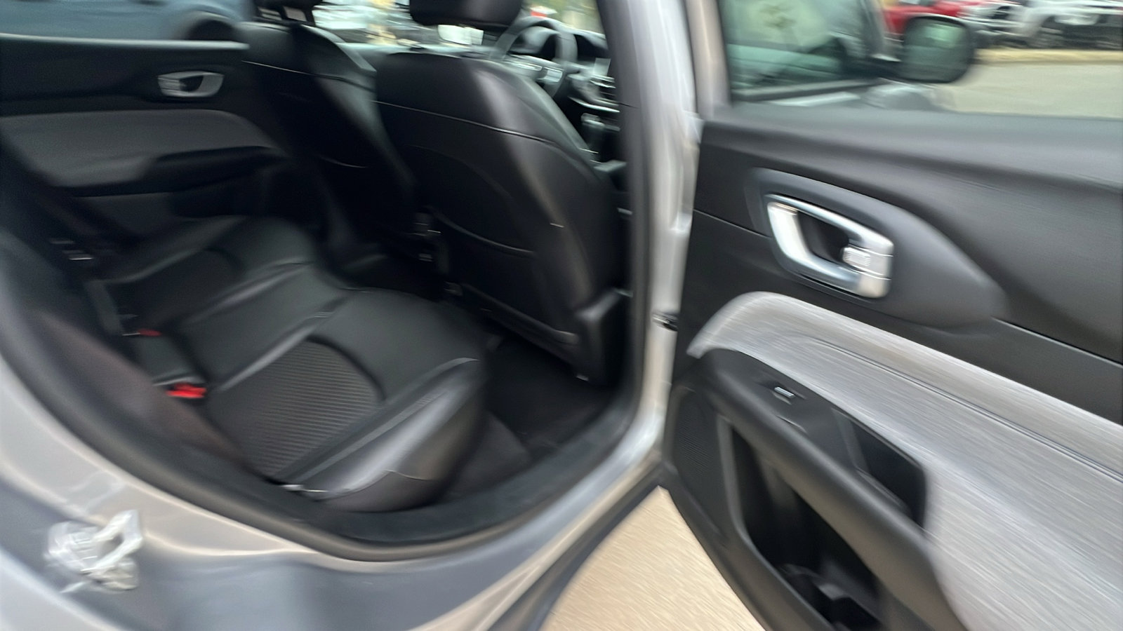 Used 2024 Jeep Compass Latitude image 21