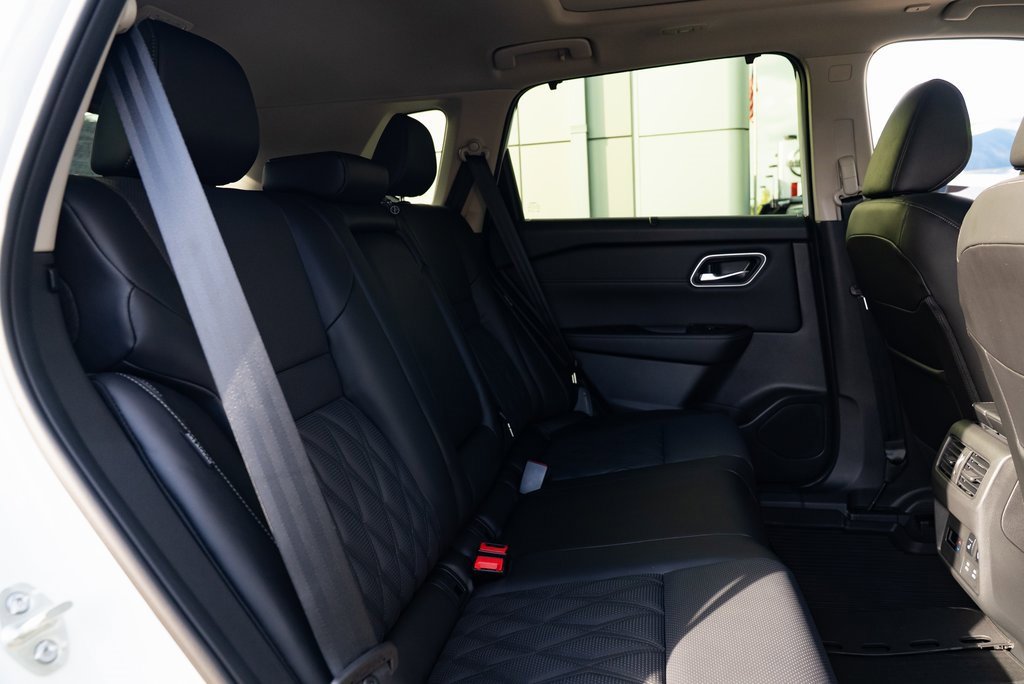 New 2026 Nissan Rogue Platinum image 24