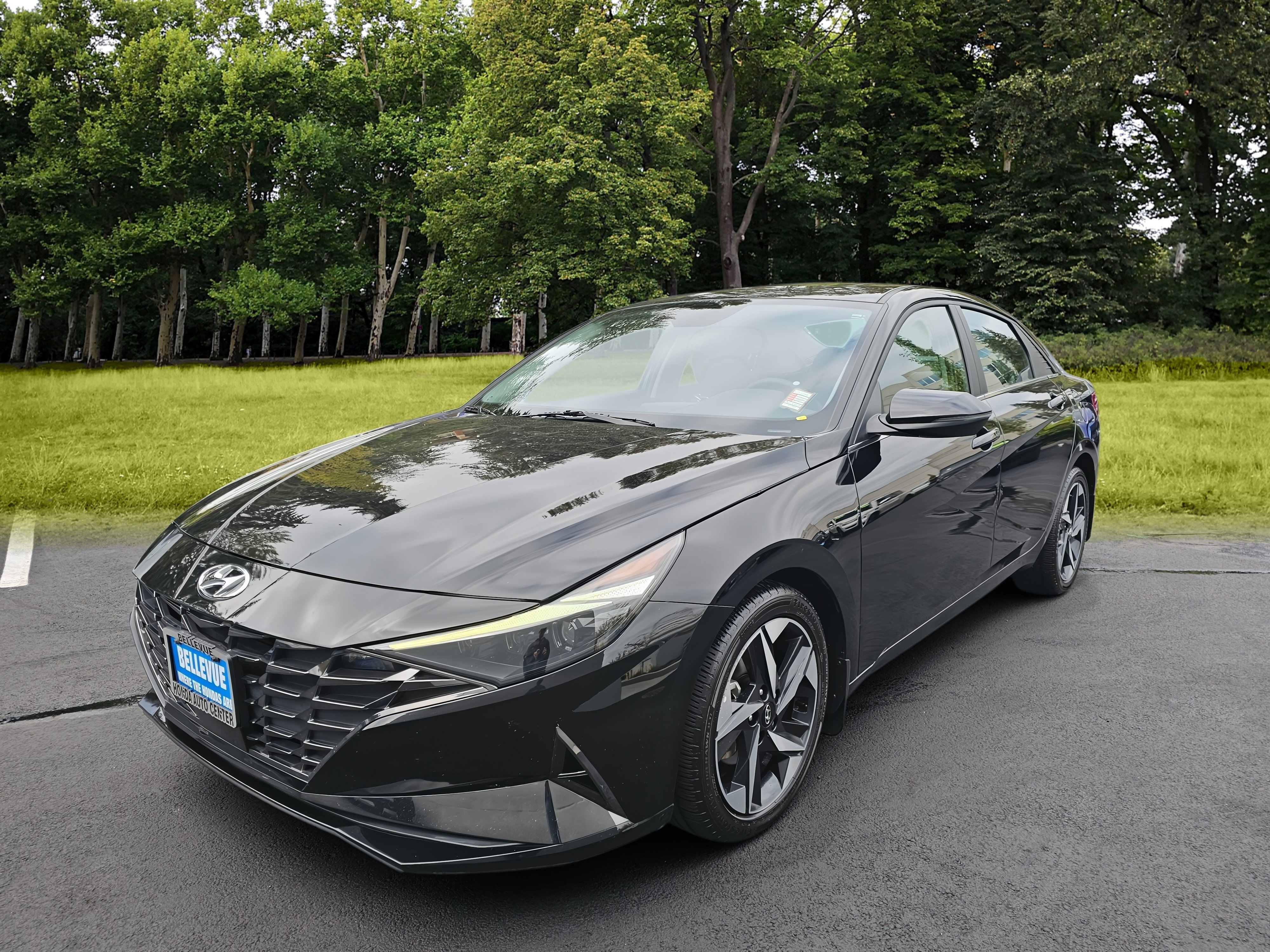 Used 2023 Hyundai Elantra Limited FWD image 3