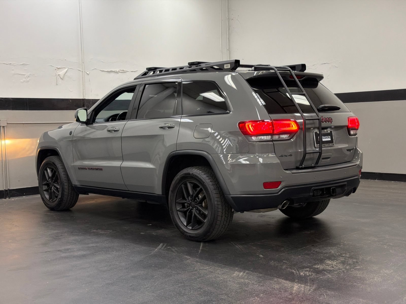 Used 2021 Jeep Grand Cherokee Trailhawk w/ Trailhawk Luxury Group AWD/4WD image 9