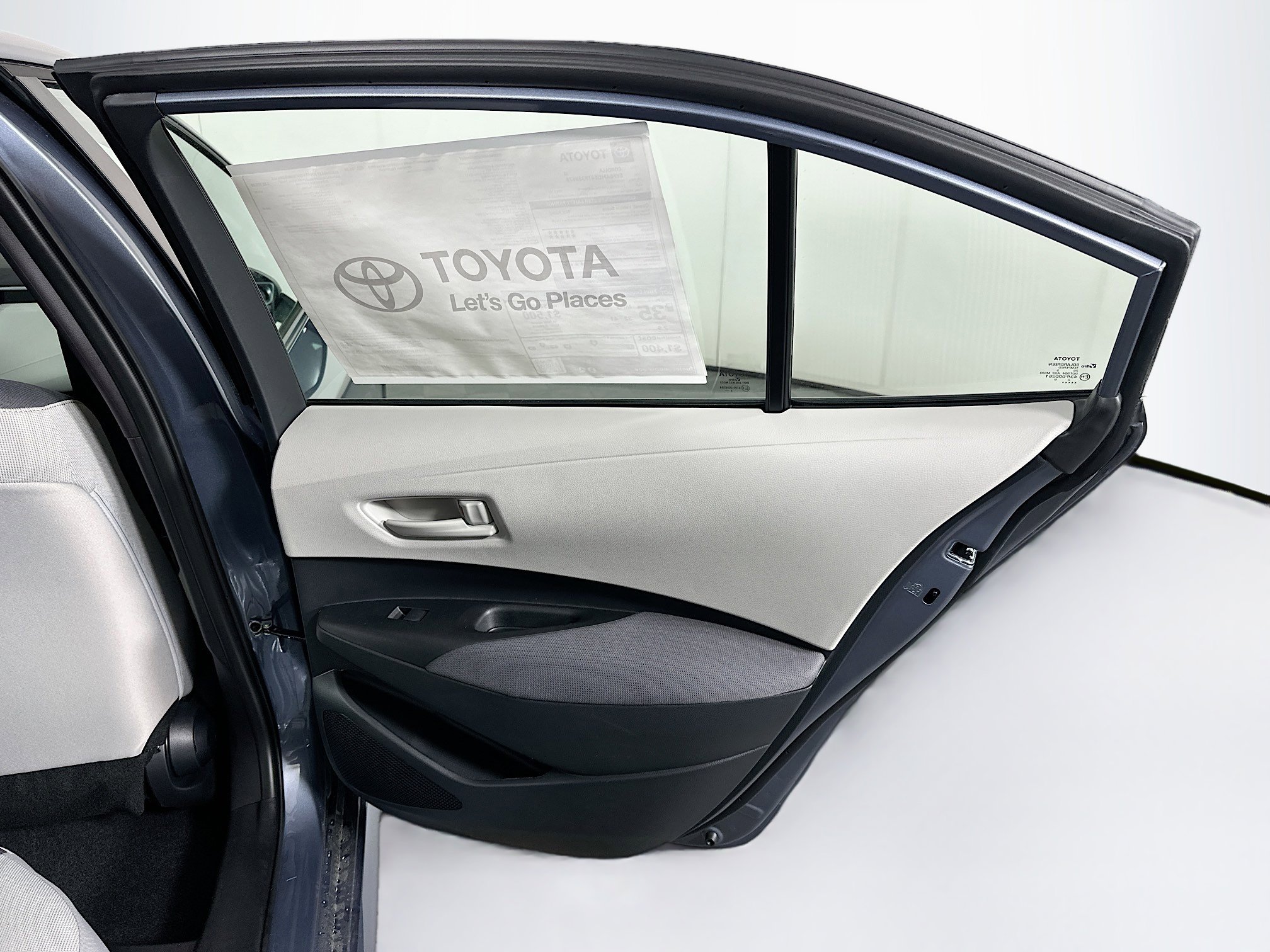 Used 2026 Toyota Corolla LE image 28