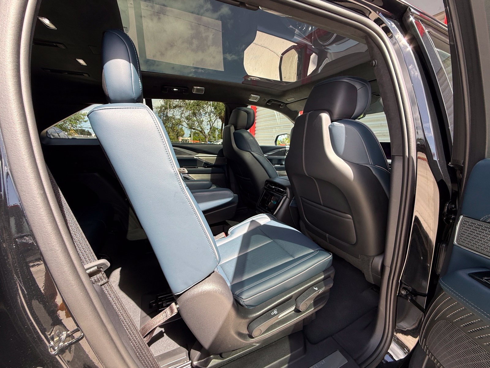 Used 2025 Cadillac Escalade IQ Sport 2 AWD/4WD image 27