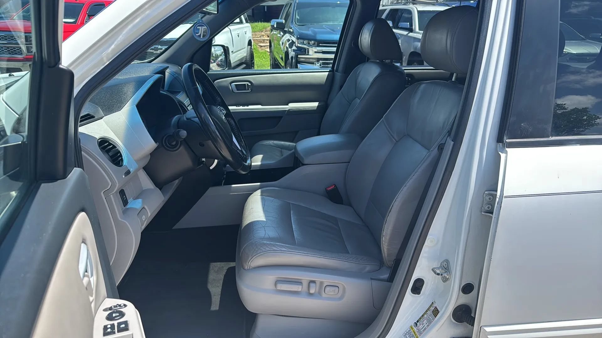 Used 2011 Honda Pilot EX-L image 2