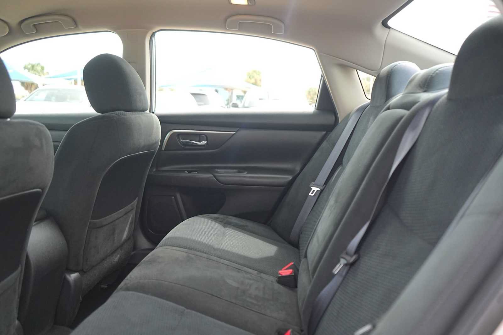 Used 2015 Nissan Altima 2.5 S w/ Power Driver Seat Package FWD image 14