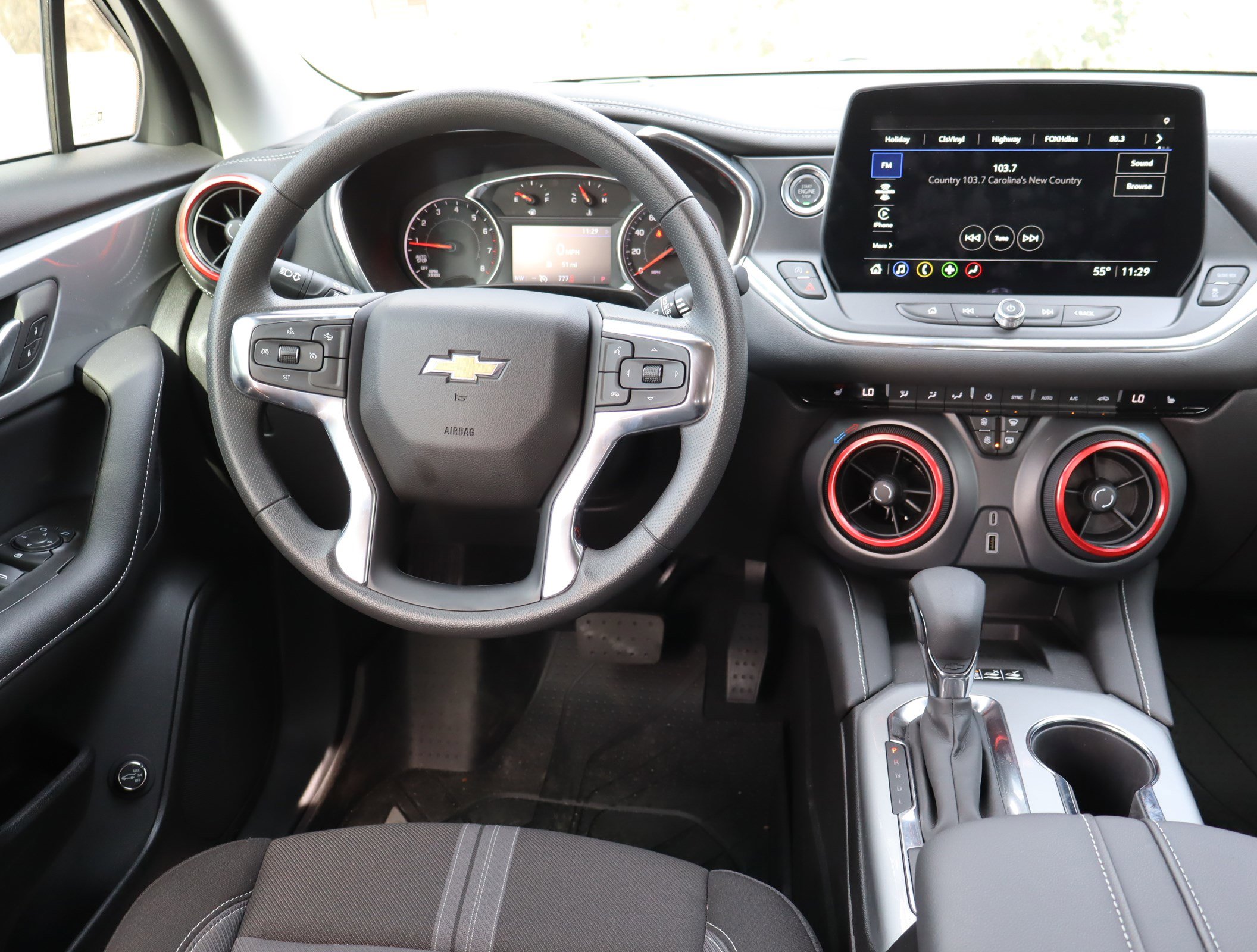 Used 2026 Chevrolet Blazer LT w/ Convenience Package FWD image 17