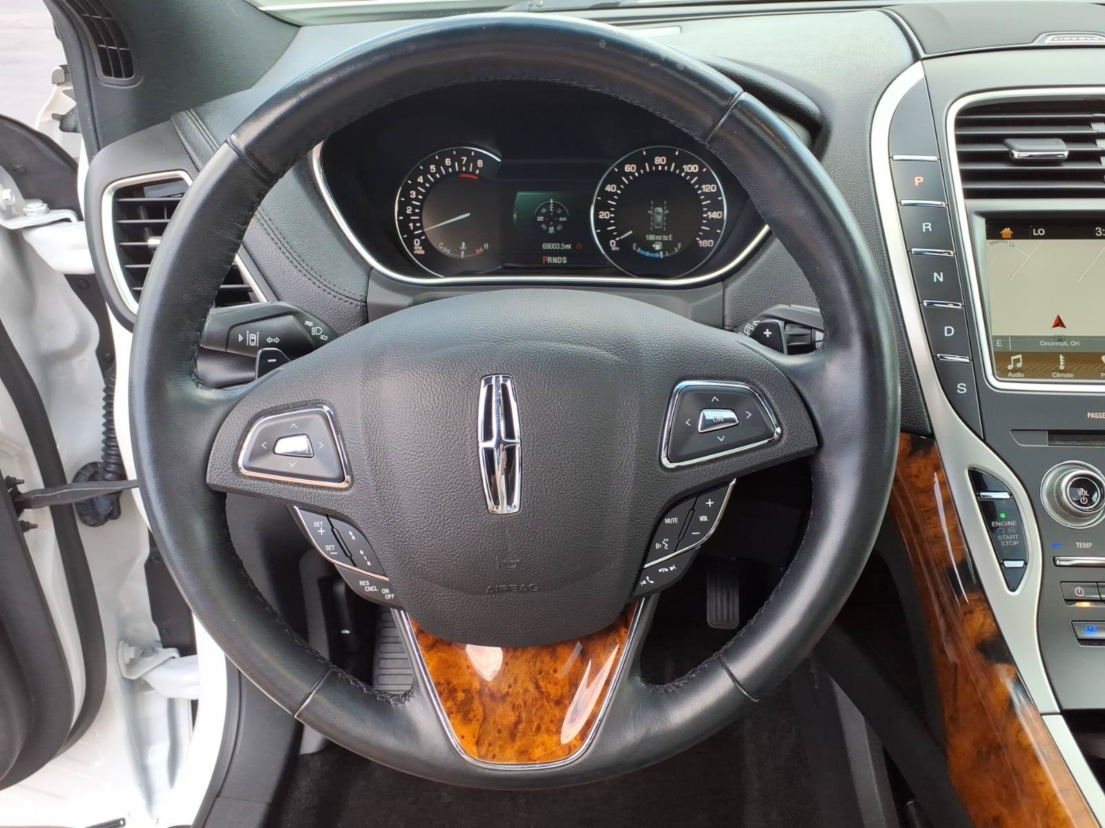 Used 2017 Lincoln MKX Reserve w/ Driver Assistance Package AWD/4WD image 17