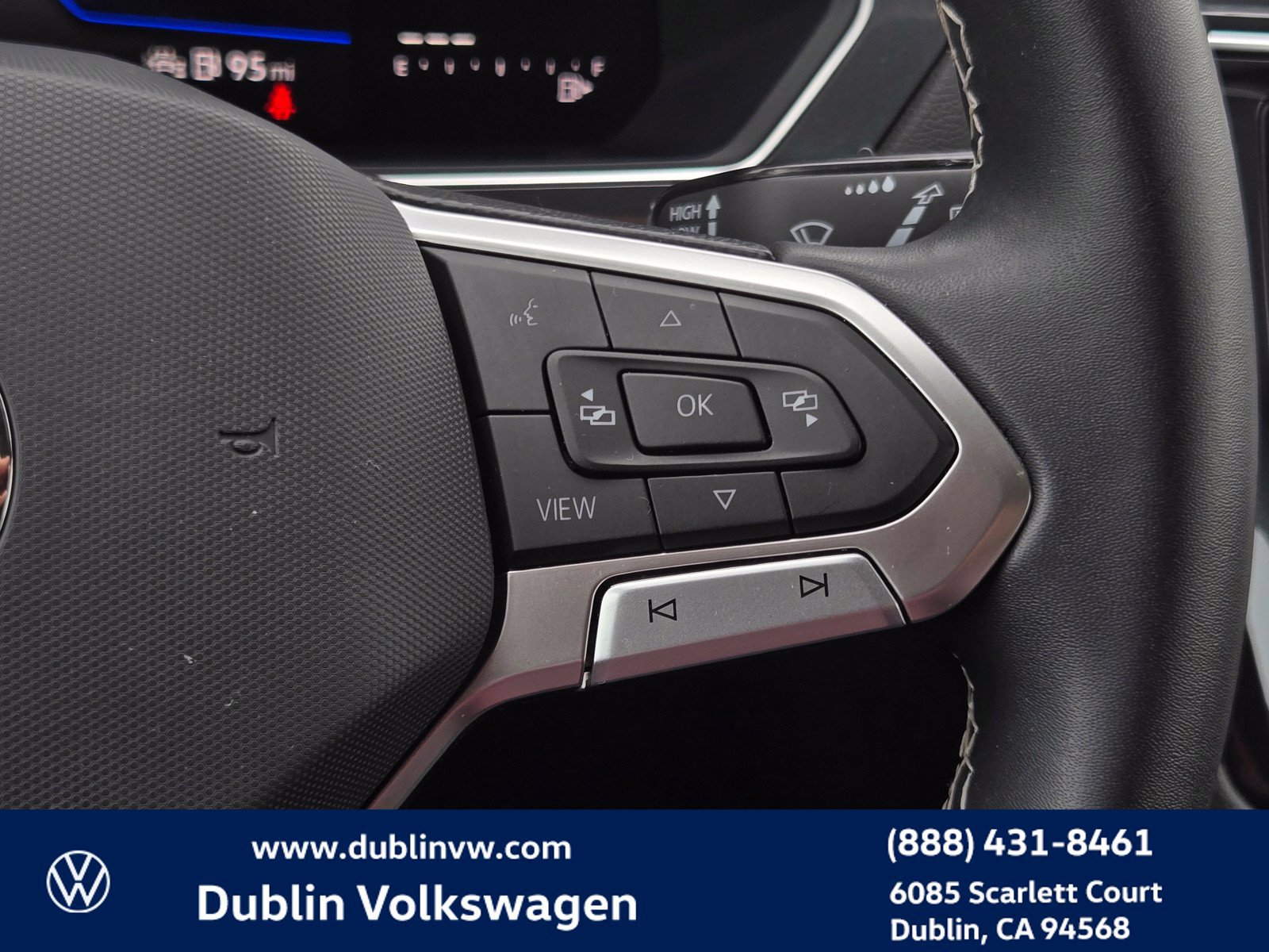 Certified 2023 Volkswagen Tiguan SE w/ Panoramic Sunroof Package FWD image 22