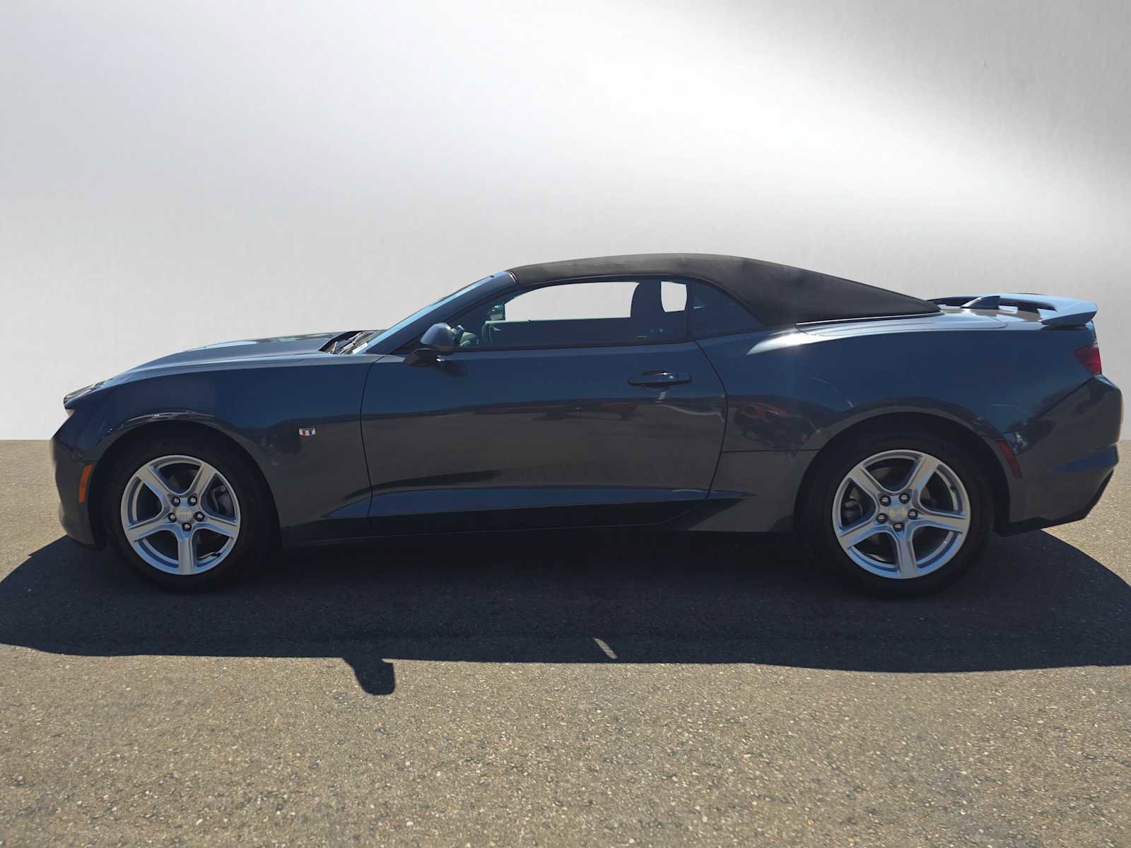 Used 2023 Chevrolet Camaro LT image 4