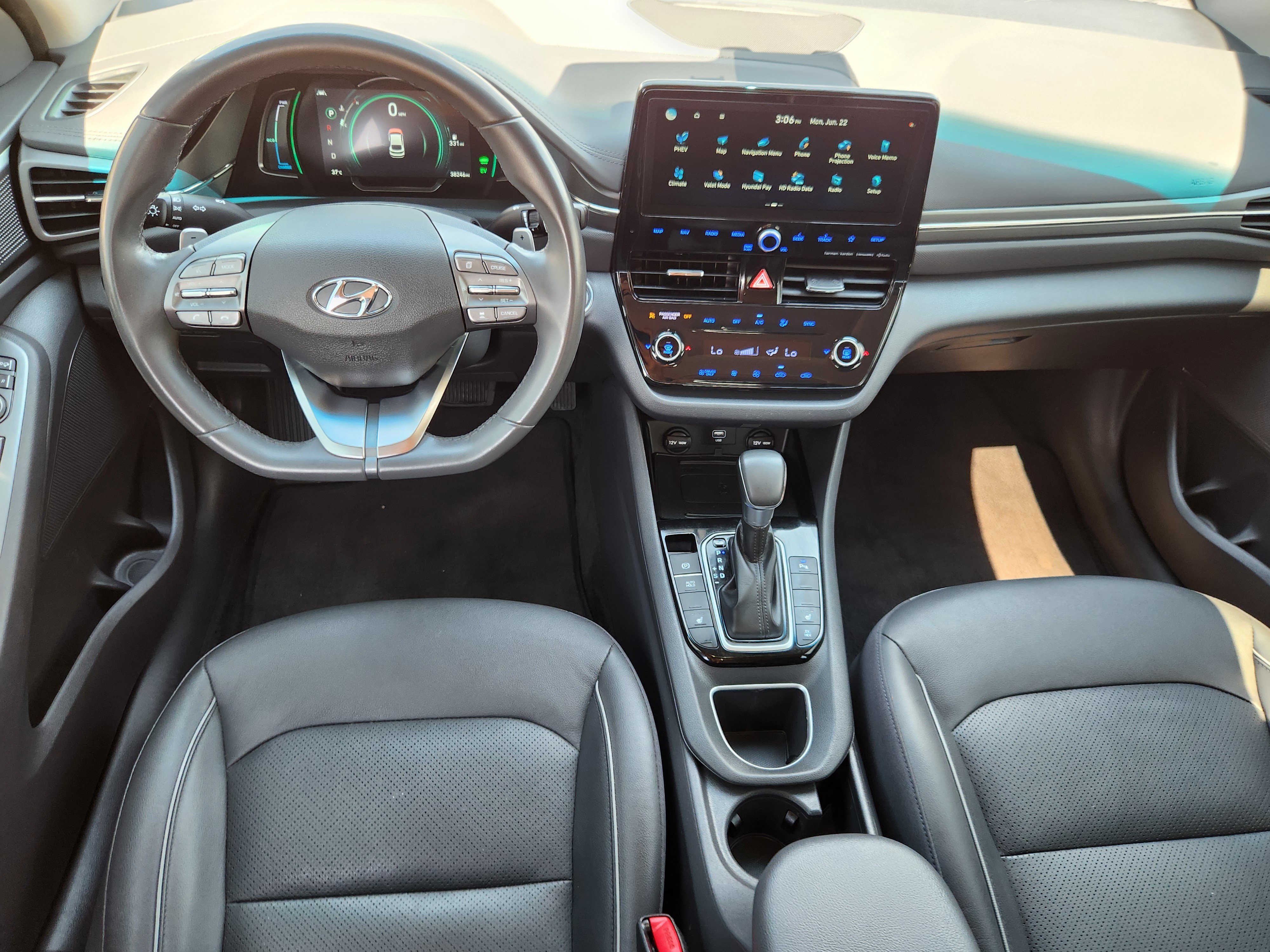 Used 2022 Hyundai Ioniq Limited FWD image 11