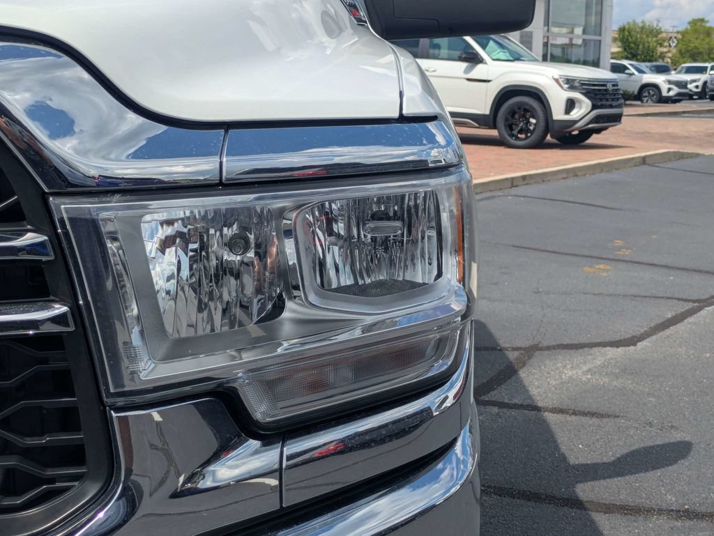 Used 2023 RAM 3500 Tradesman w/ Chrome Appearance Group AWD/4WD image 11