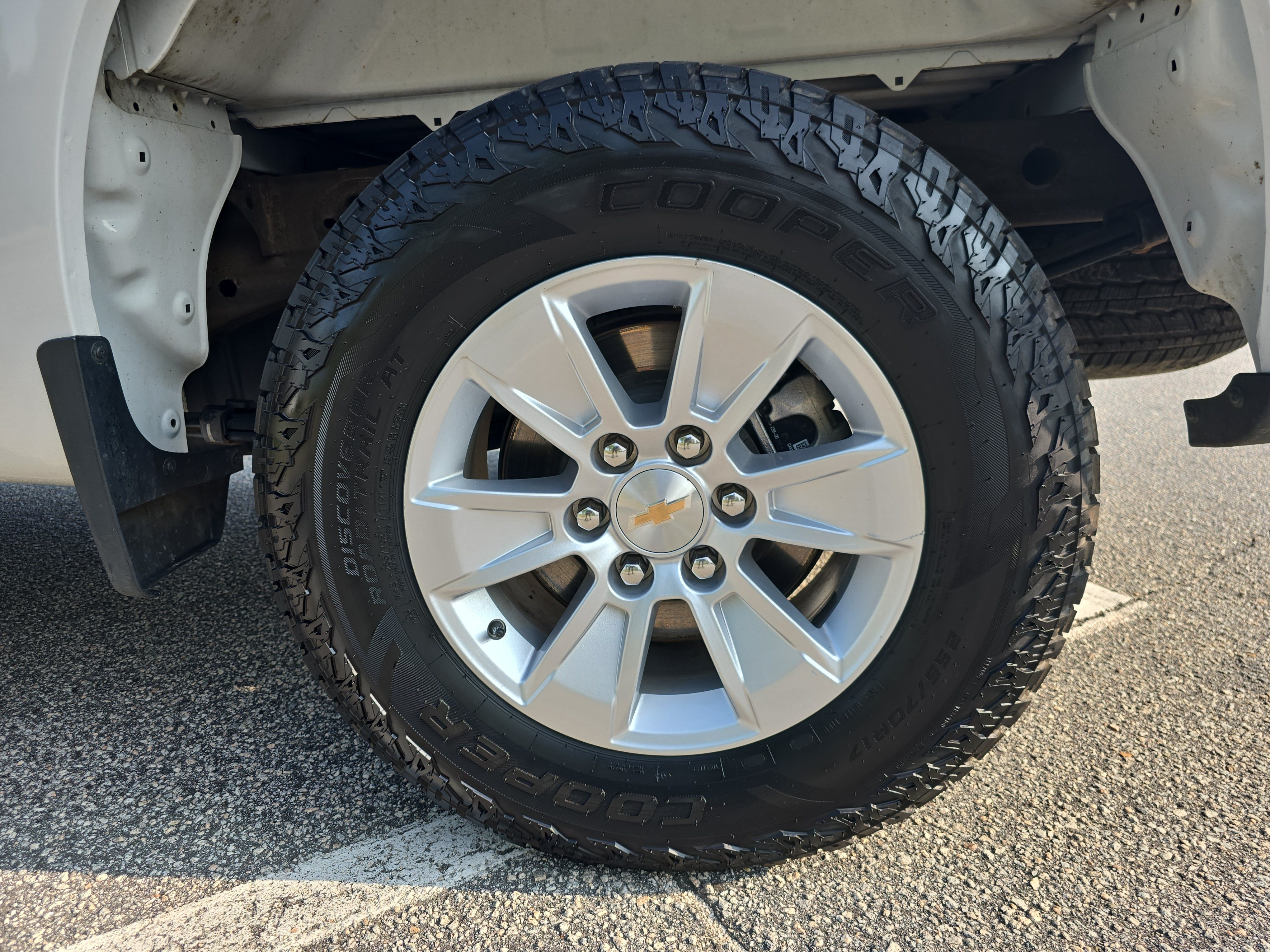 Used 2025 Chevrolet Silverado 1500 LT RWD image 30